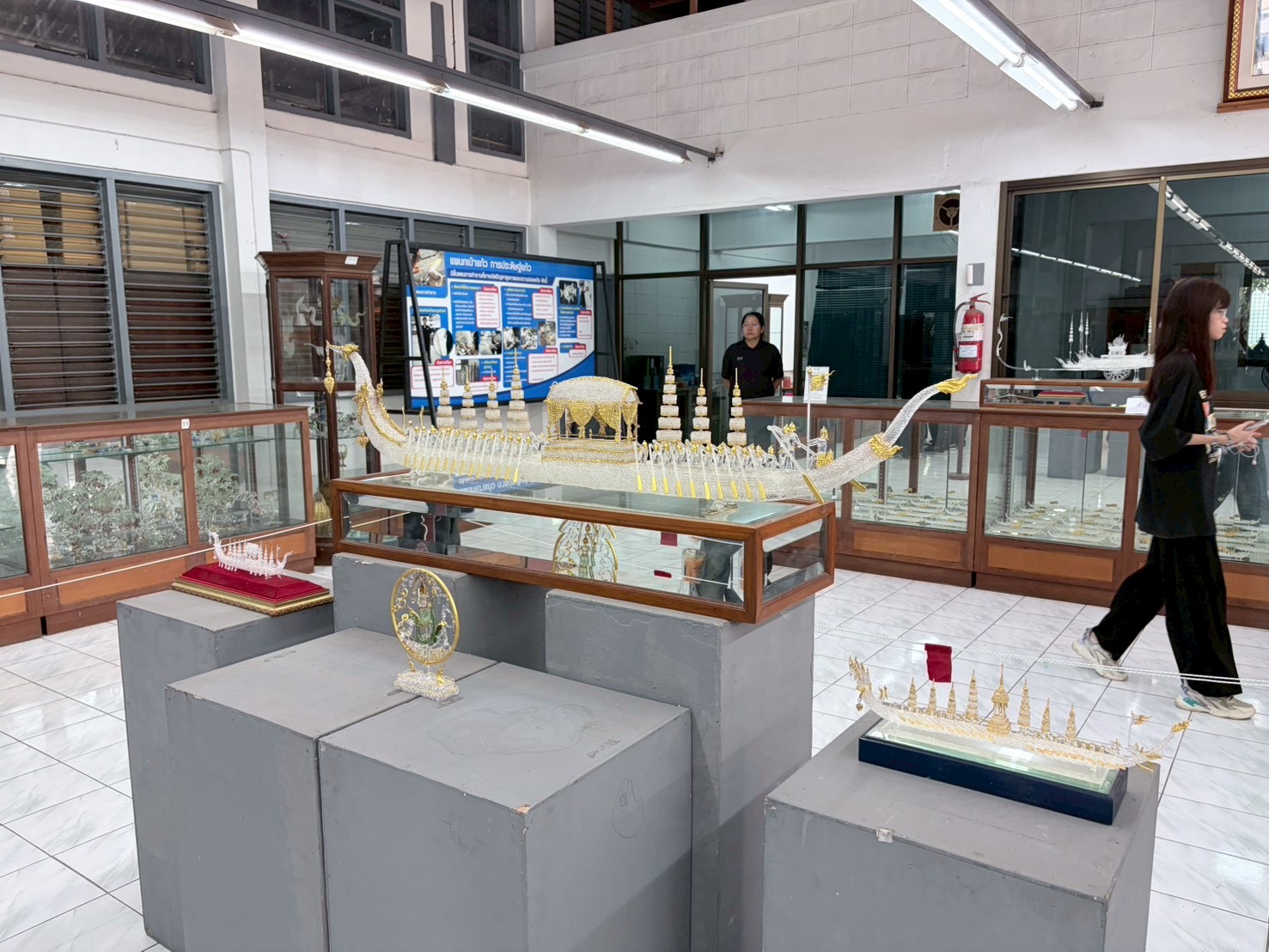 แผนกช่างเป่าแก้ว 2