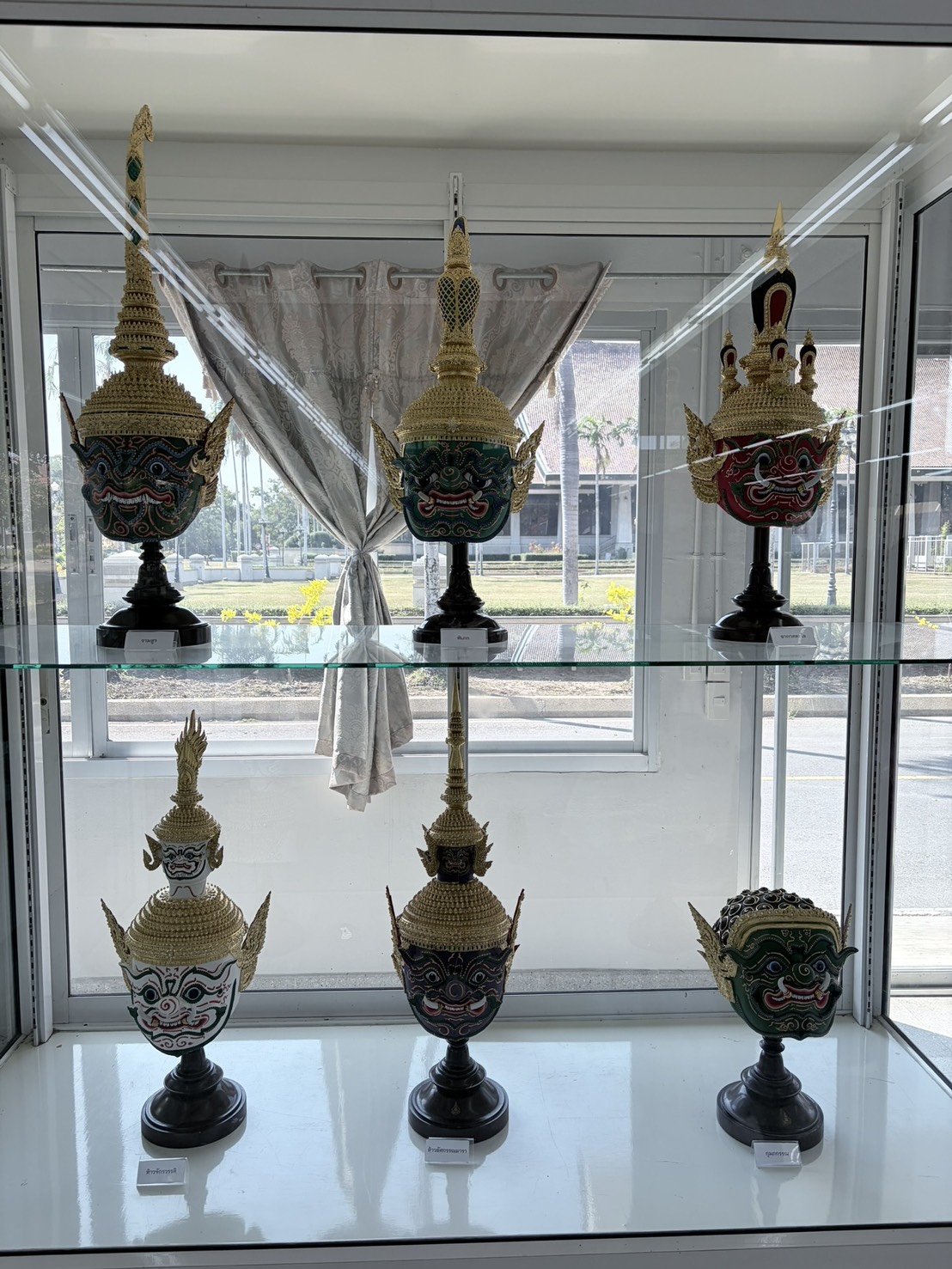 แผนกช่างประดิษฐ์หัวโขน